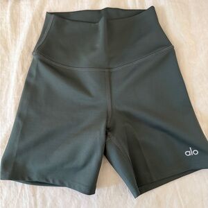 ALO 5” Airlift Energy Short | Cactus 🌵